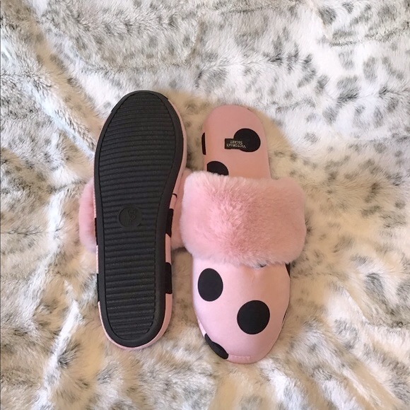 VICTORIA’S SECRET Slippers - Picture 3 of 4